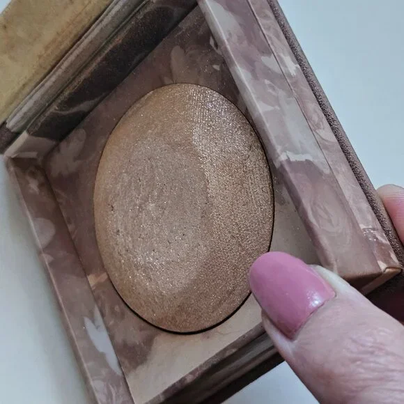2 x Urban Decay LUMINOUS Shimmering Powder For Face and Body